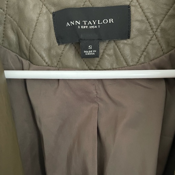 Ann Taylor Leather Bomber Jacket in Green, Size: Small - Picture 4 of 7